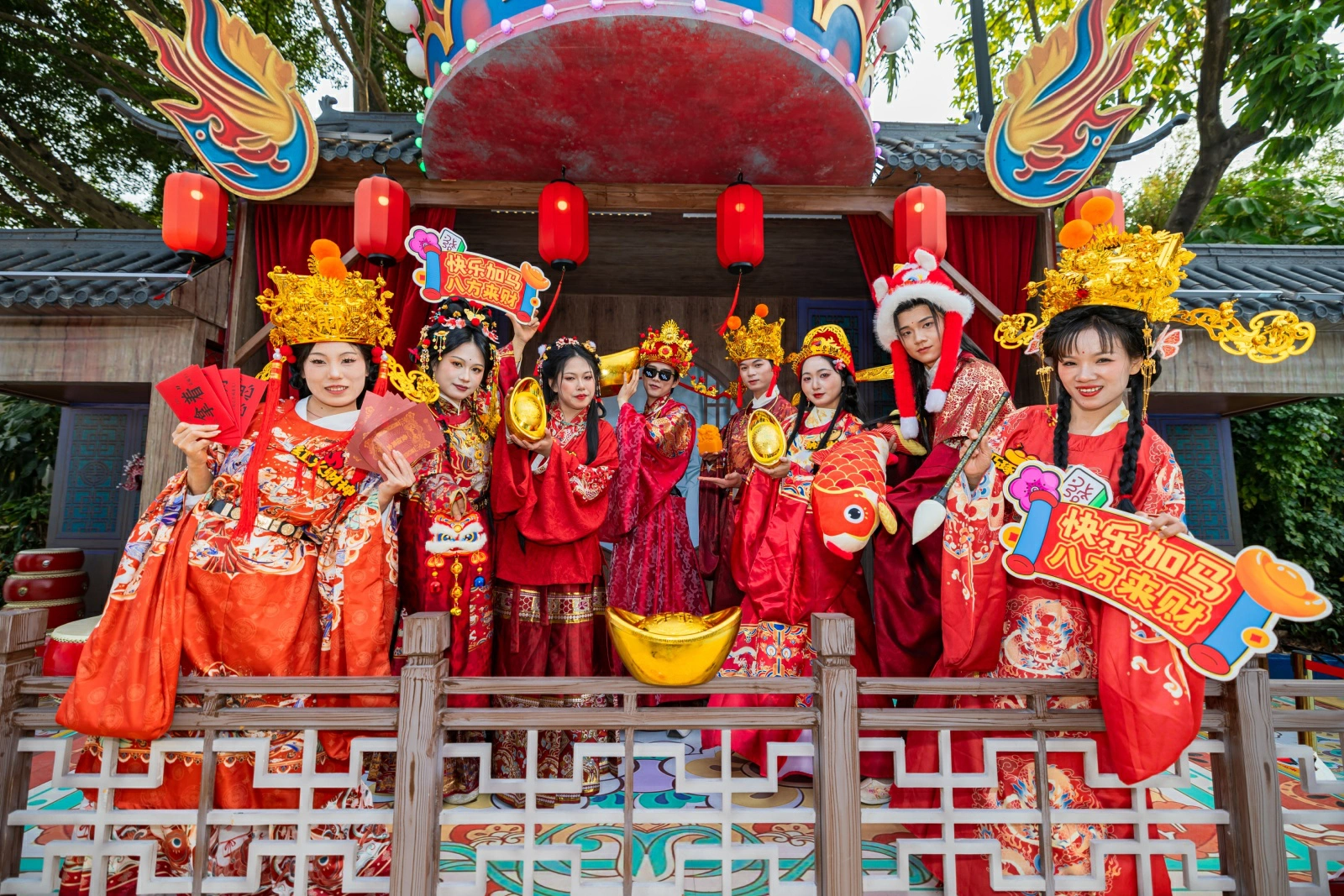 當廣府年味遇上主題樂園  廣州長隆開啟馬年新春歡樂盛宴