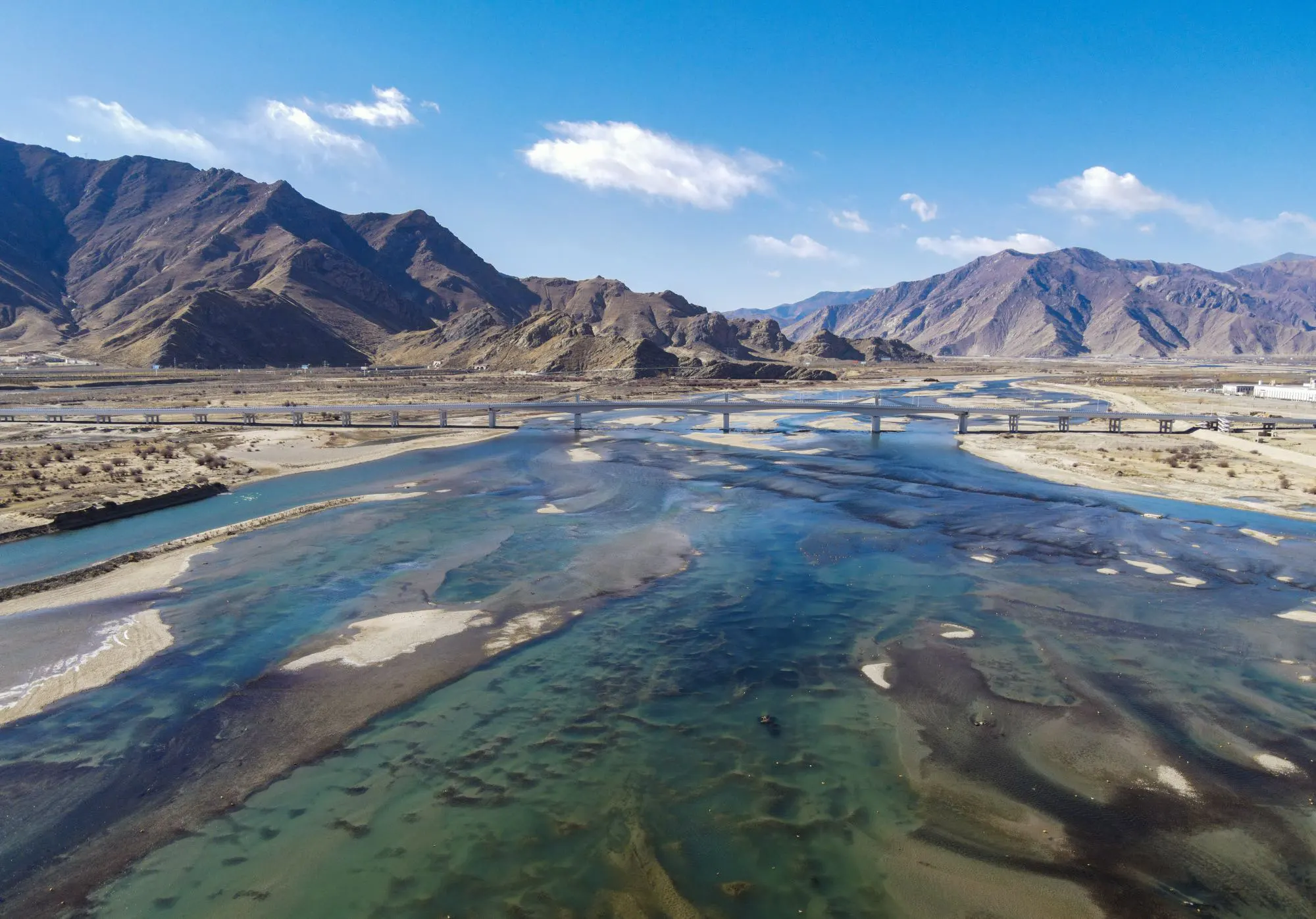 在漢央企助力拉薩河跨度最大橋樑建成通車