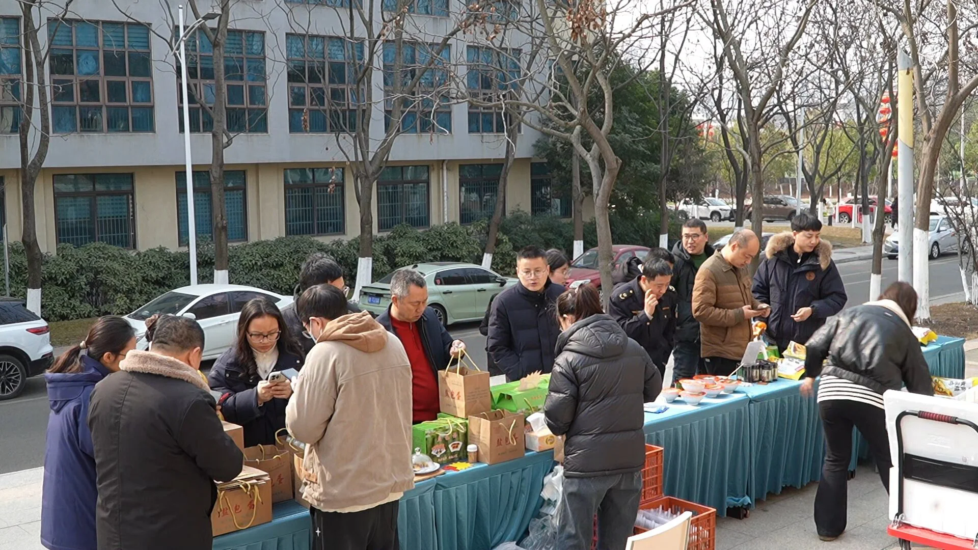 四川梓潼首屆「梓品進機關·新春年貨節」拉開帷幕