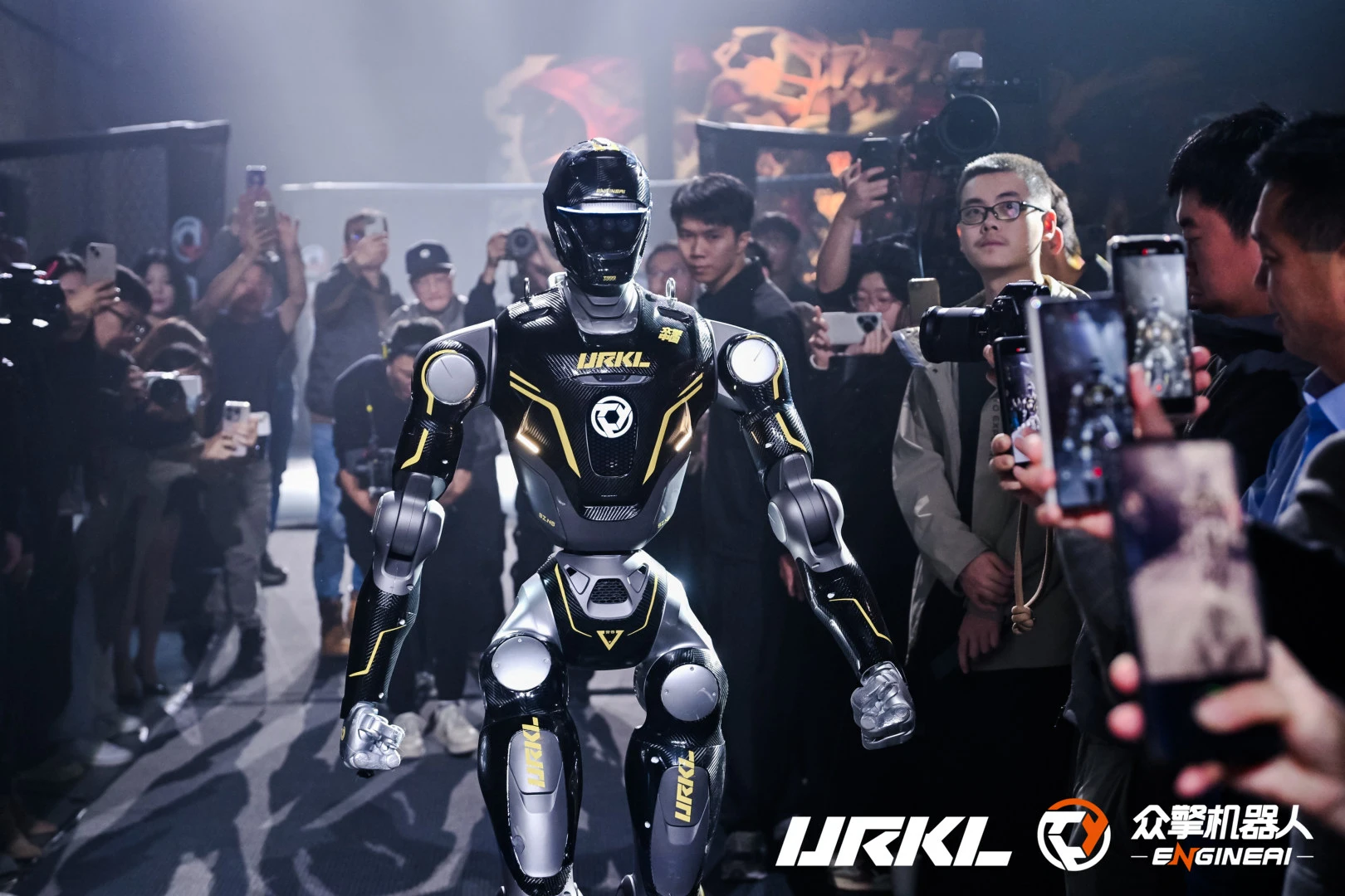有片｜全球首個人形機器人格鬥聯賽URKL深圳重磅啟幕!