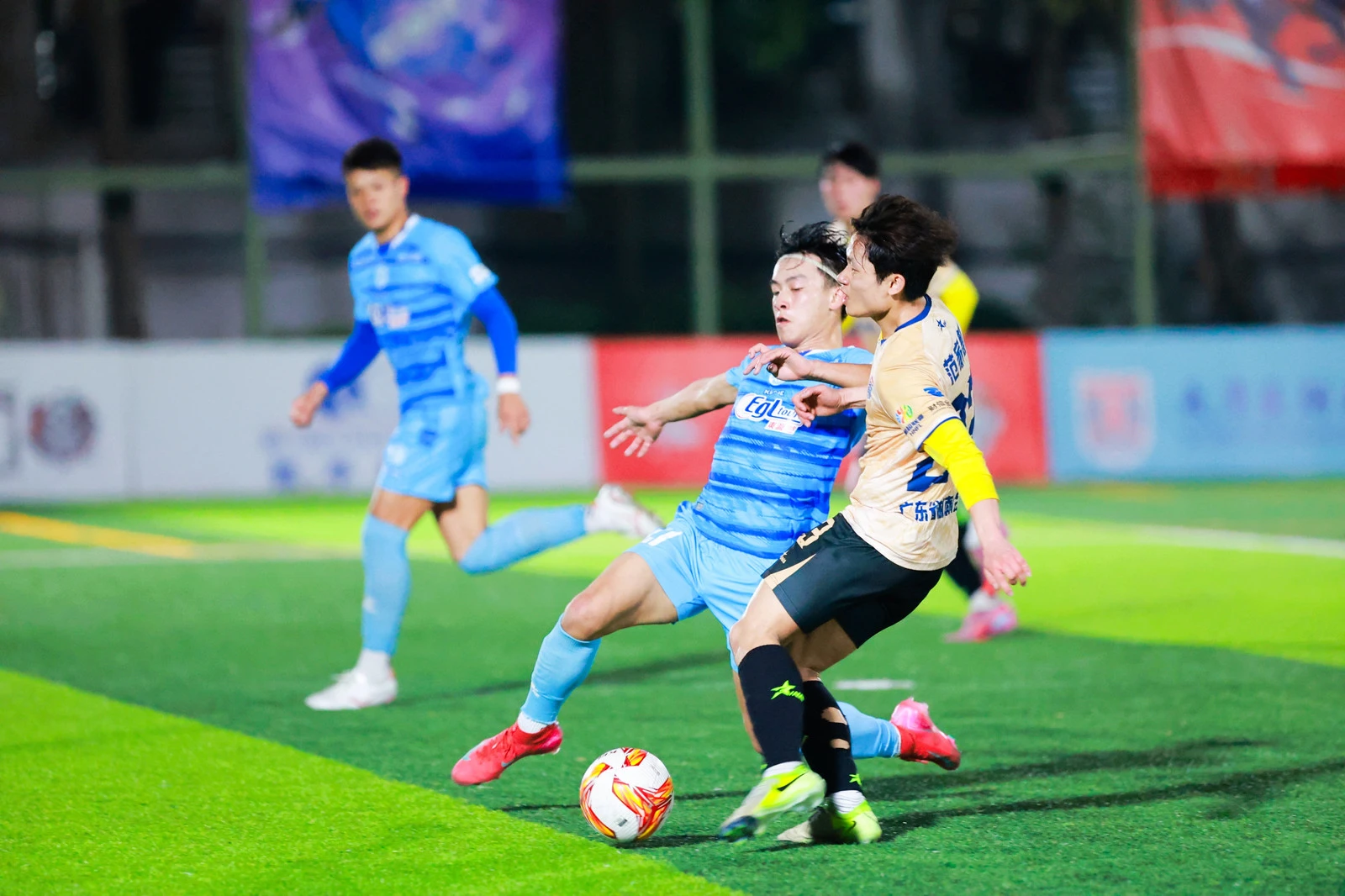 燭光映綠茵 陆港聚鵬城——深圳街超藏着灣區融合力量