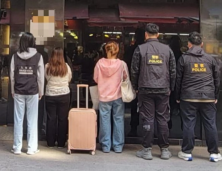 警方入境處北角掃黃拘兩內地女