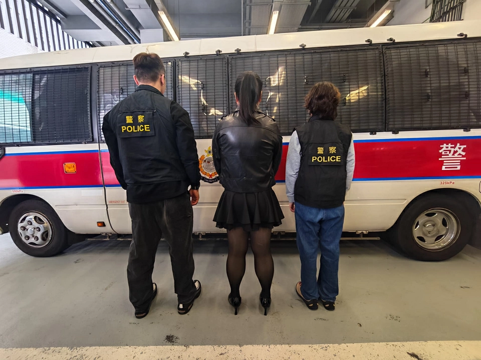 警方油麻地掃黃拘一女