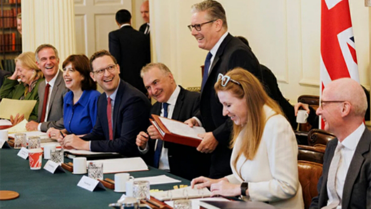 英國內閣秘書離職