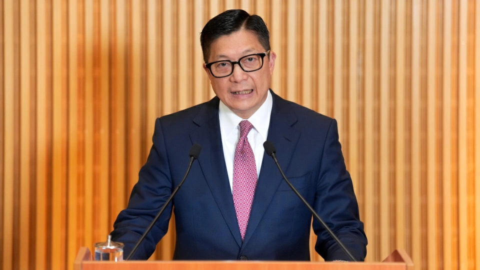 鄧炳強去信英國《電訊報》 駁斥有關黎案評論文章是侮辱讀者智商