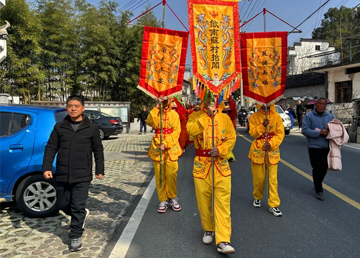 皖歙縣杞梓裏鎮：「民歌之鄉」鬧新春 「蘇村抬閣」熱起來
