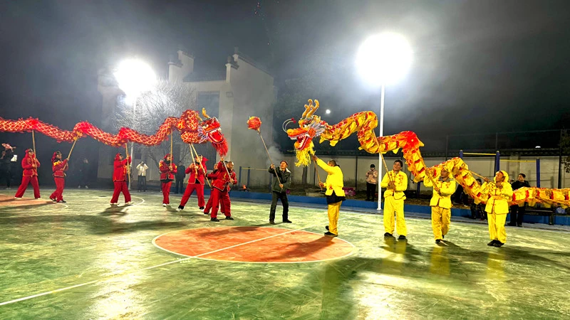 皖黟縣宏潭：非遺民俗雙擎聯動  龍獅燈會煥新「出圈」
