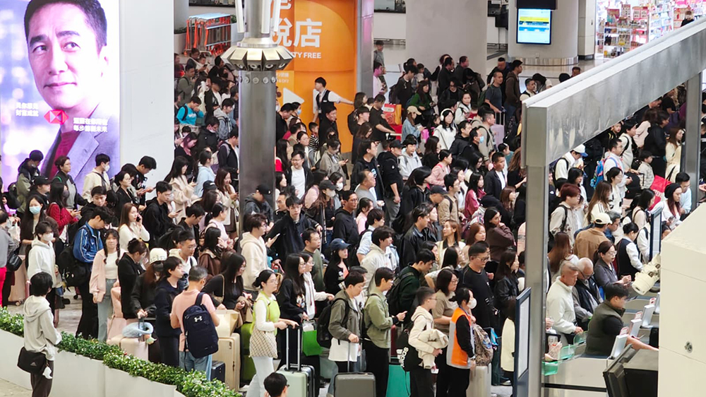 有片｜農曆新年將至 大批市民出發回鄉探親