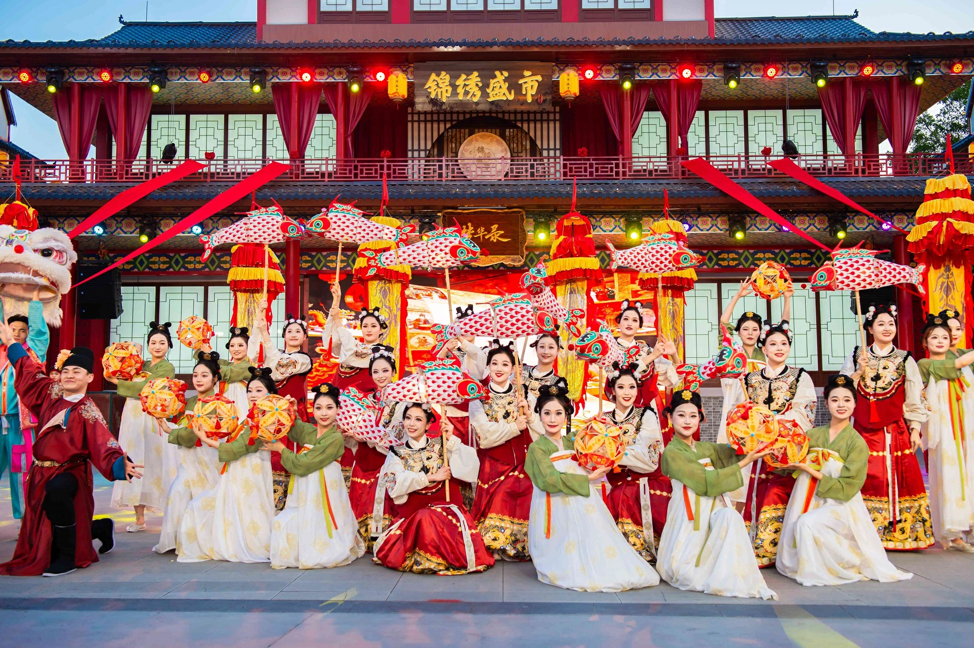 全新大型沉浸式水上实景非遗秀《翠湖幻境》新春假期上演