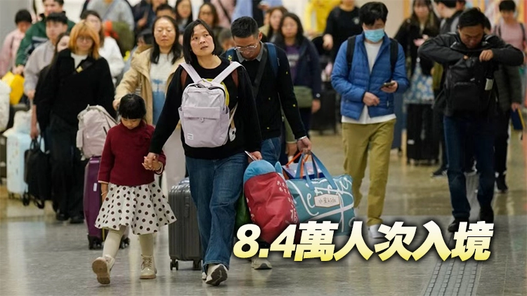 入境處：截至今早10時 13.6萬人次出境