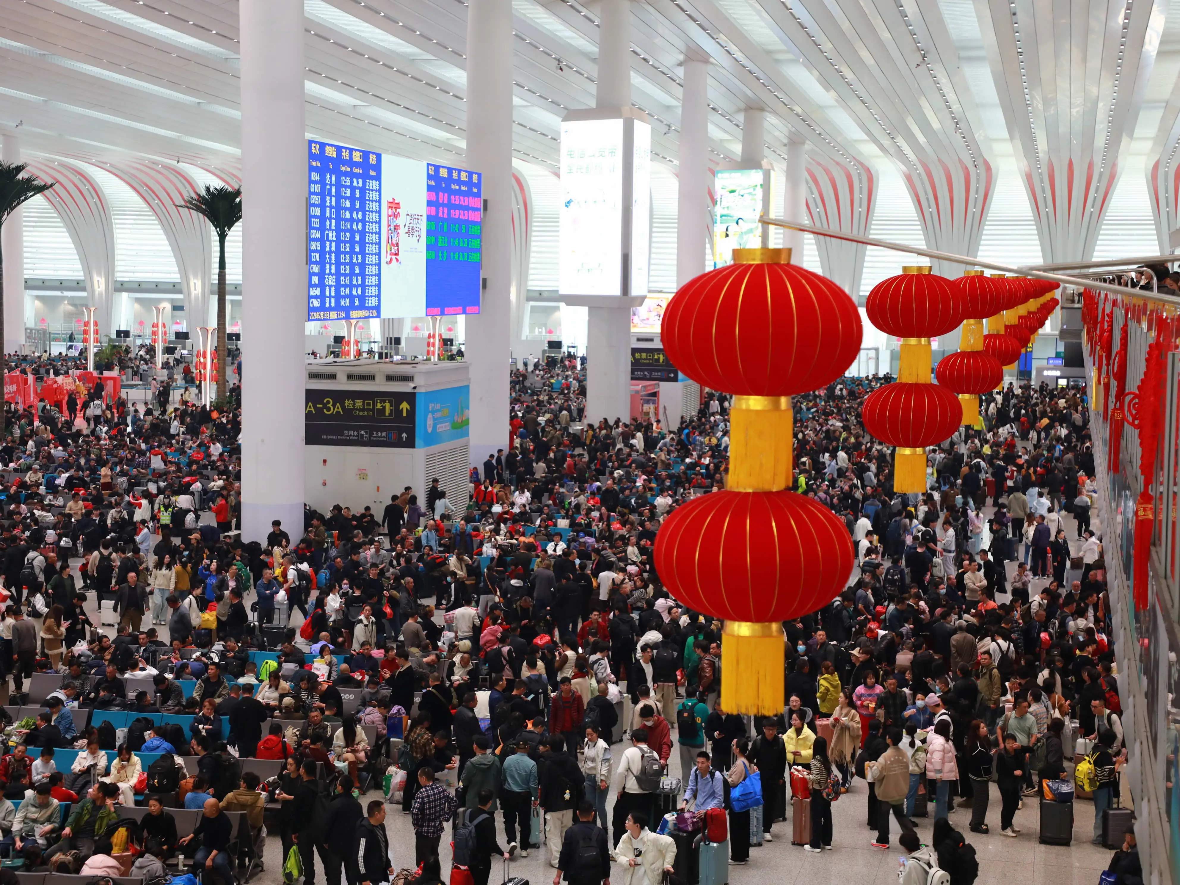   加開列車633列 國鐵廣州局全力應對節前大客流