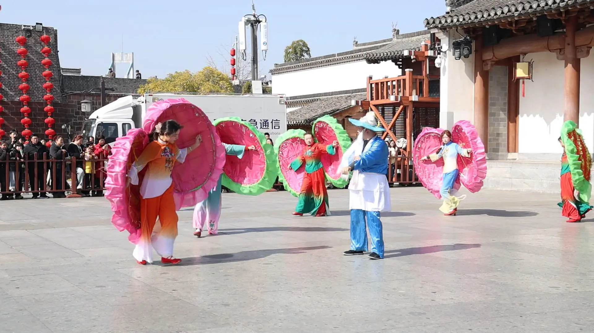 皖歙縣：非遺民俗「組團」賀歲   徽州古城年味拉滿