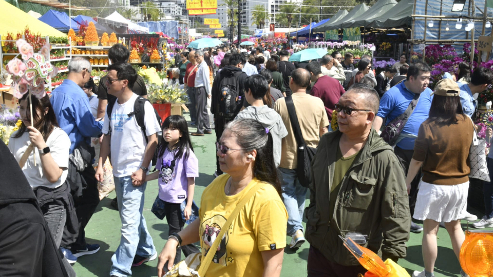 年廿八維園年宵人頭湧湧 有花商預計可售馨