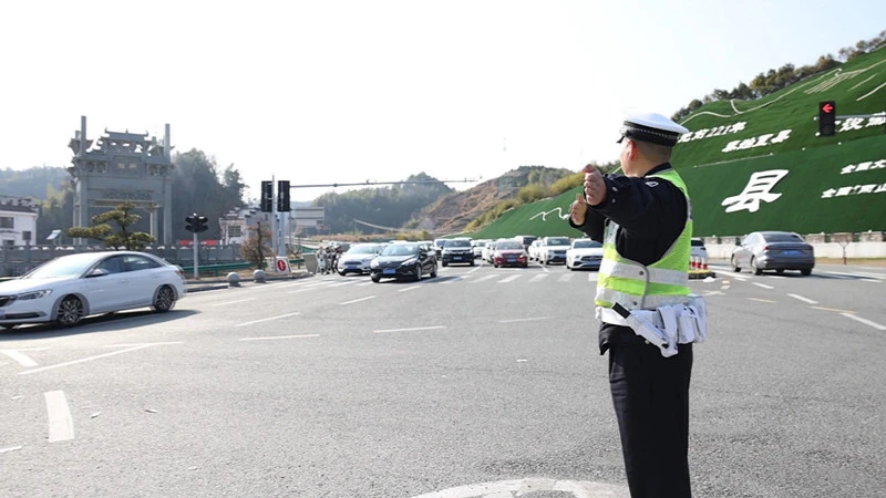 黃山歙縣：全力築牢春節高速安全防線