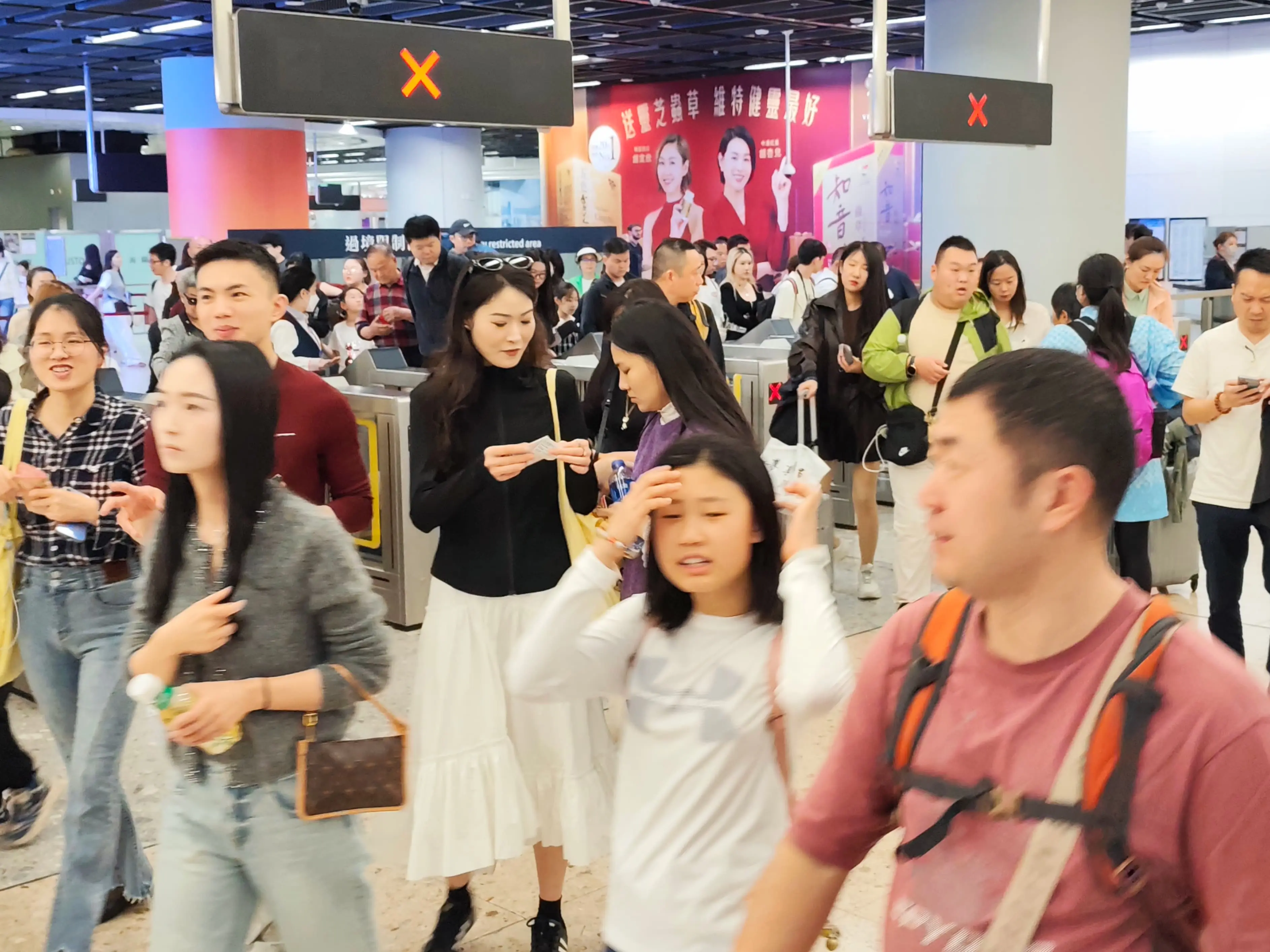 內地旅客來港過年 形容氣氛好合適帶老人玩