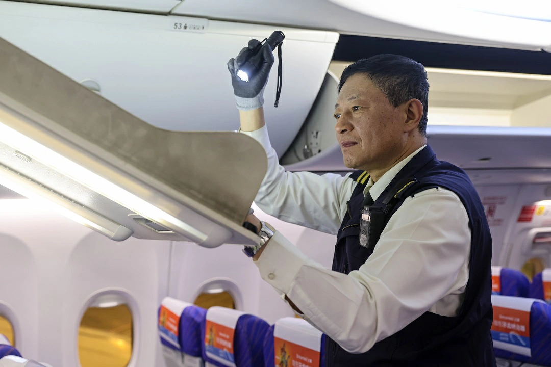 新春走基層：距退休25天，他用責任護航平安春運