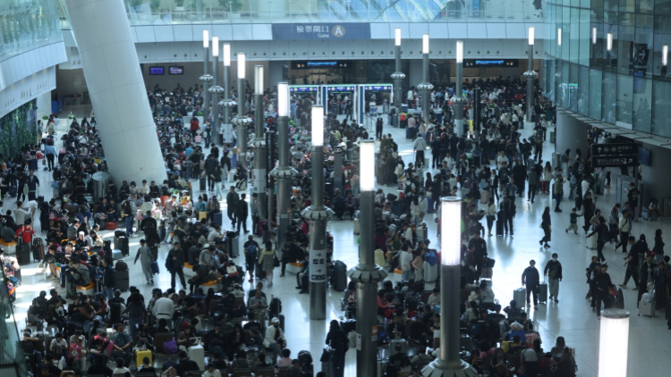 截至今日下午4時 本港逾66.7萬人次出入境