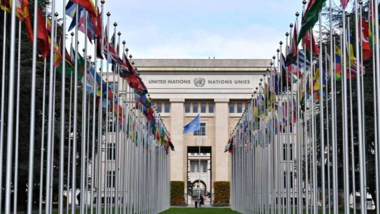 愛潑斯坦案或涉「危害人類罪」　英國再查涉案航班