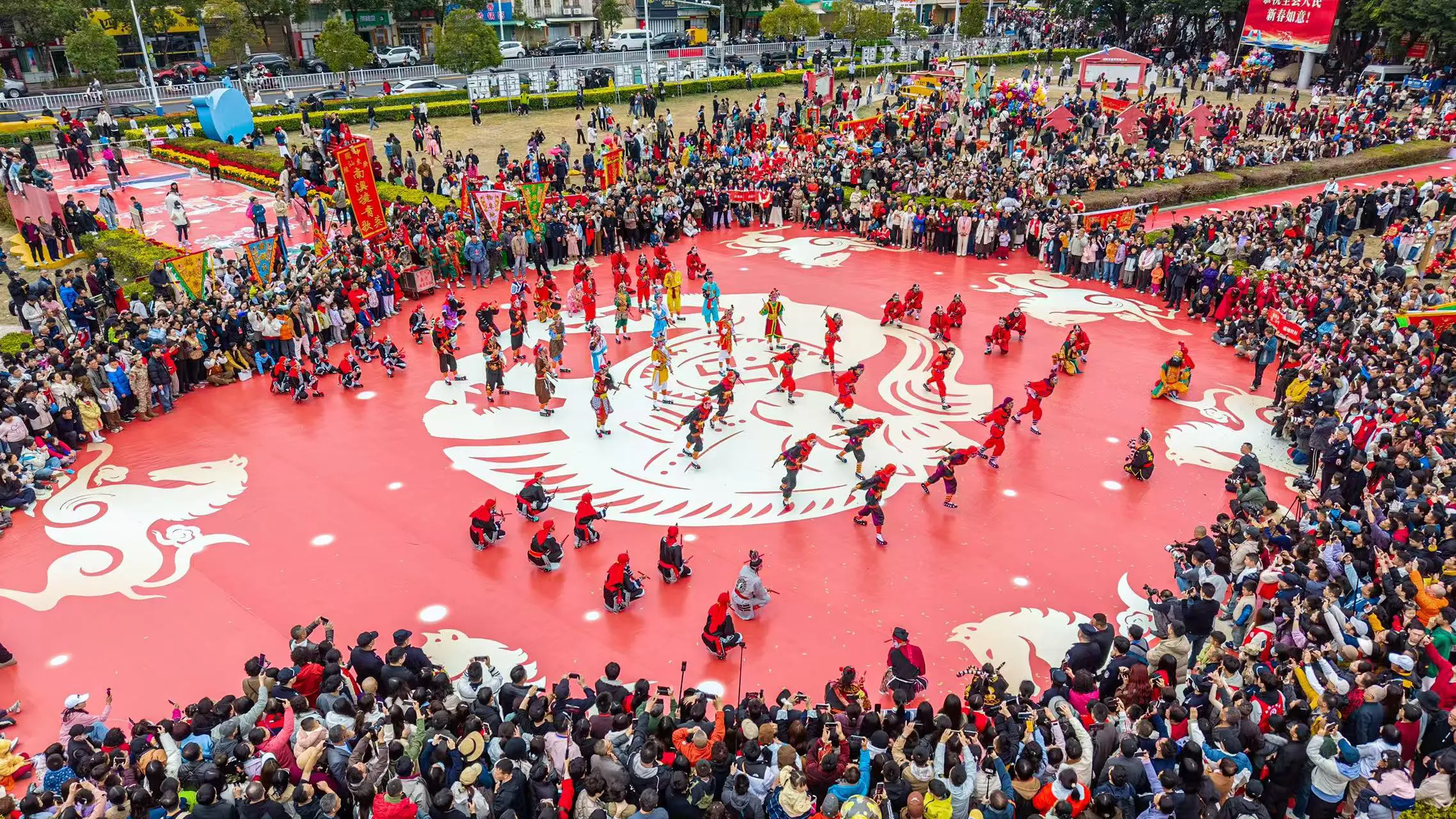 馬躍新春漁燈映海 汕頭南澳年味別樣濃