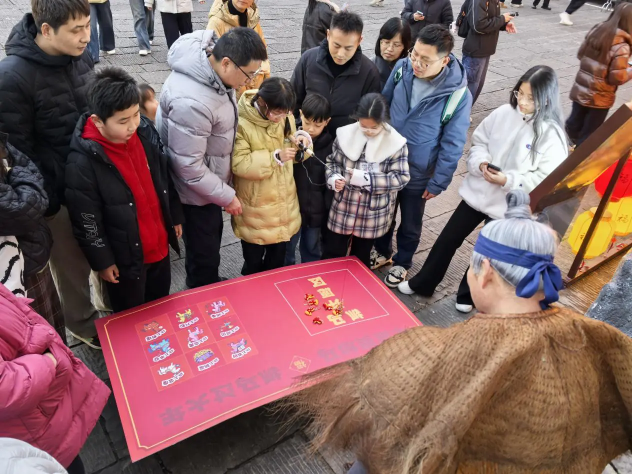 【就在徽州過大年】NPC實景互動熱火  黃山屯溪老街「入畫」更「入戲」