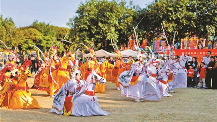 深圳各大景區迎來家庭出遊潮