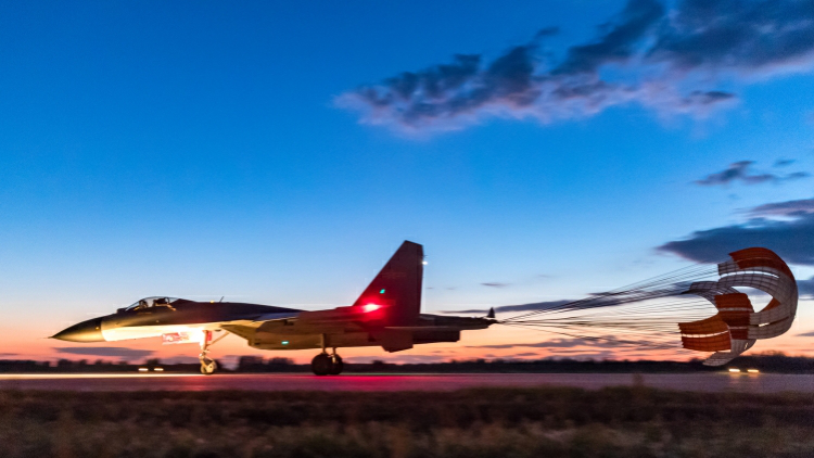 解放軍有效應對處置美軍在黃海活動 中美戰機一度對峙