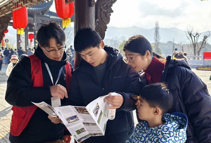 【就在徽州過大年】黃山黟縣宏村鎮：文明伴遊 溫暖同行
