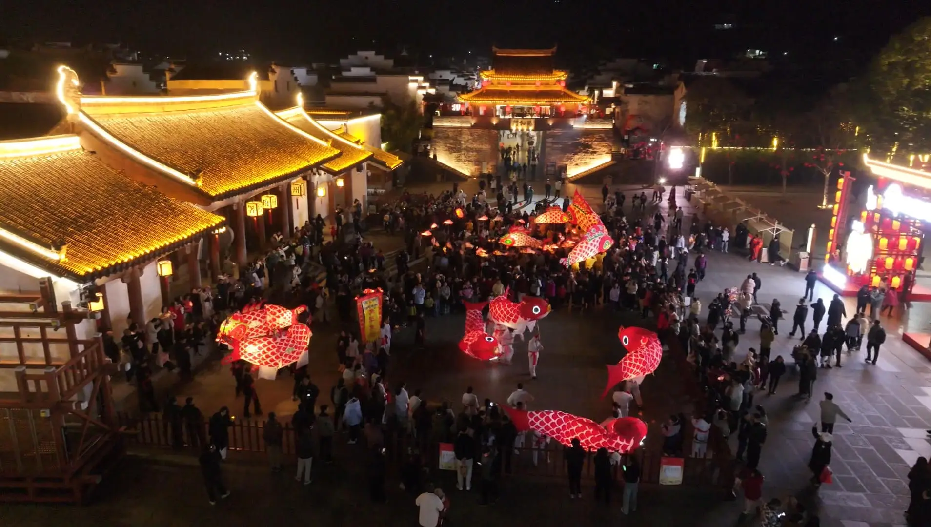 有片|【就在徽州過大年】黃山歙縣：徽州古城年味濃郁遊人如織