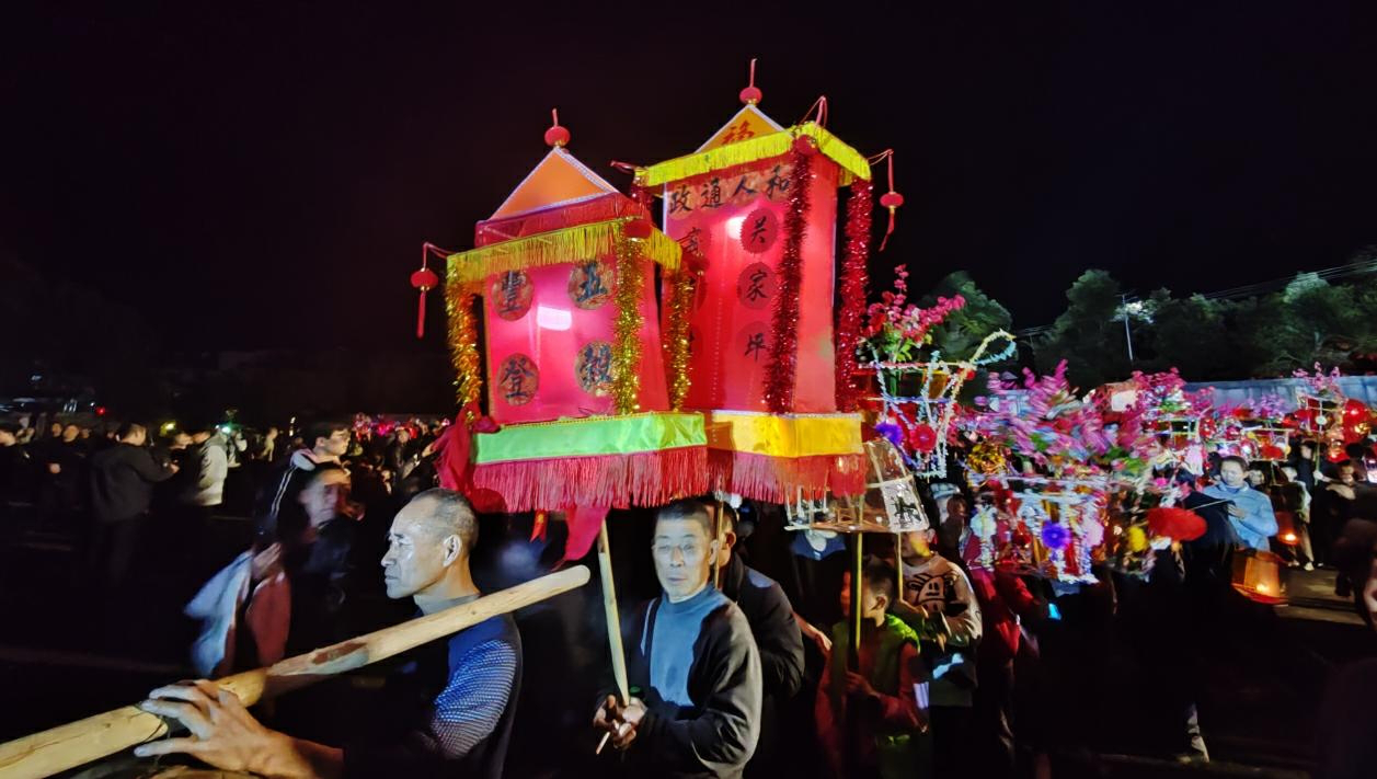 湖南新寧：「崀山春曉」火熱登場盡顯別樣年俗煙火氣