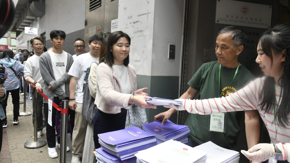 財政預算案 | 陳茂波宣讀新一份財政預算案 獲大多數市民點讚