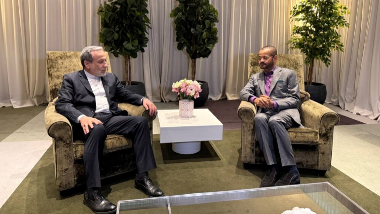 伊朗外長與阿曼外交大臣在日內瓦會晤