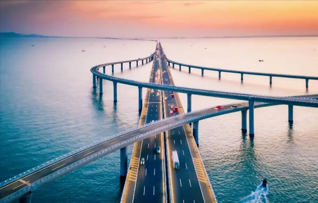 有片｜跨越港珠澳大橋 2026廣西代表團抵澳啟新程