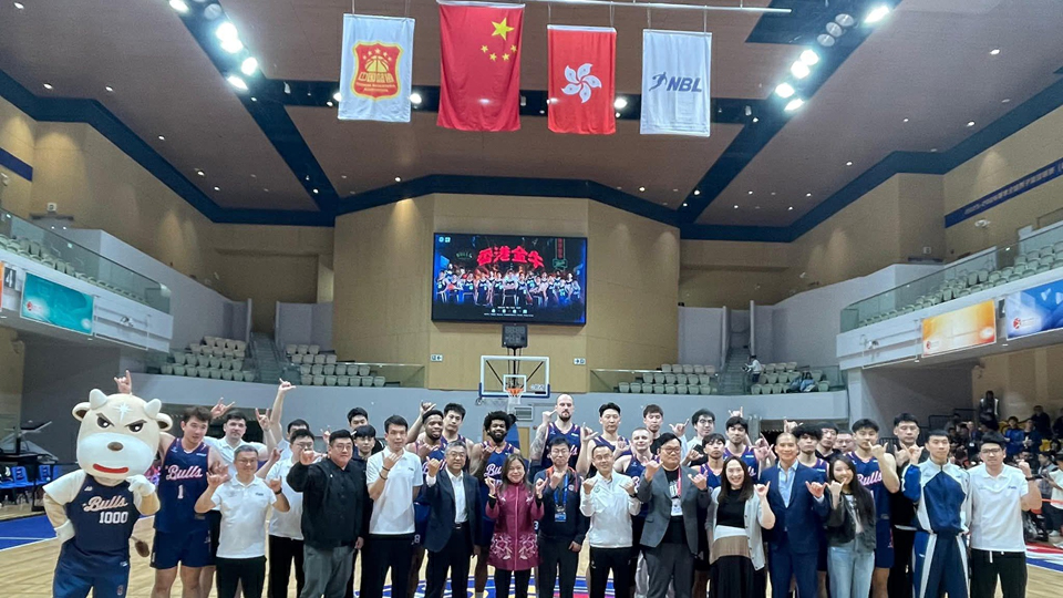 NBL常規賽香港金牛102:83擊敗安徽皖江龍 羅淑佩現場打氣