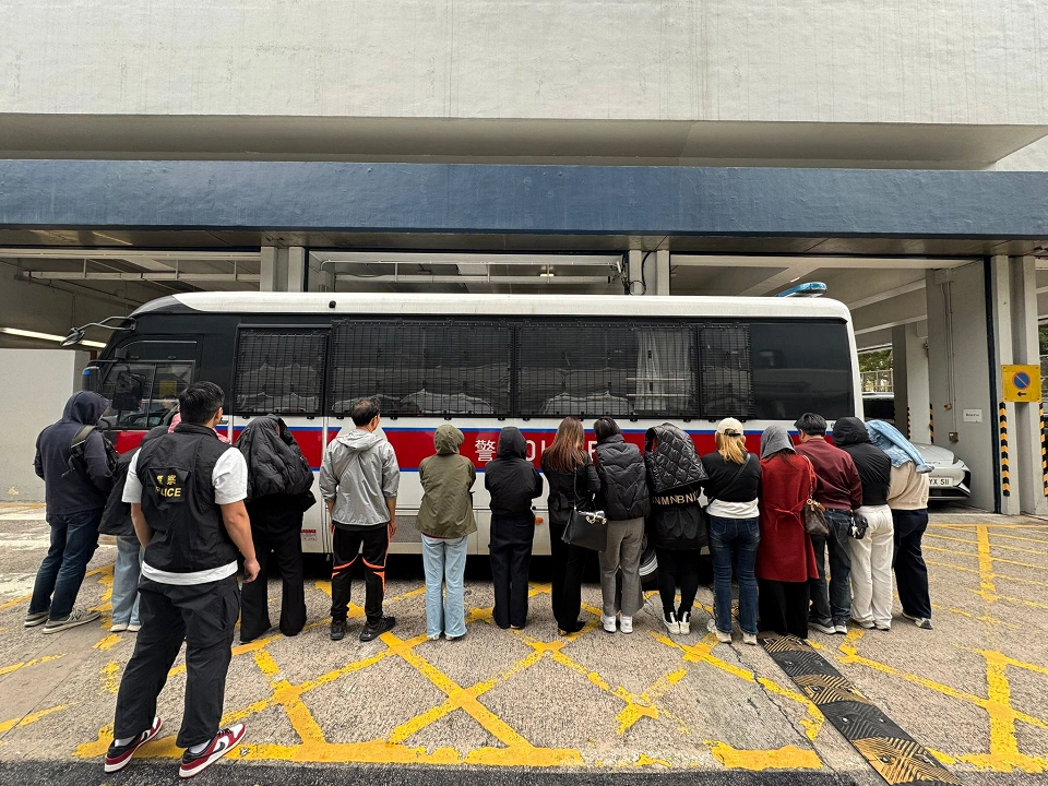 警方大埔破麻雀賭檔 拘捕16名男女