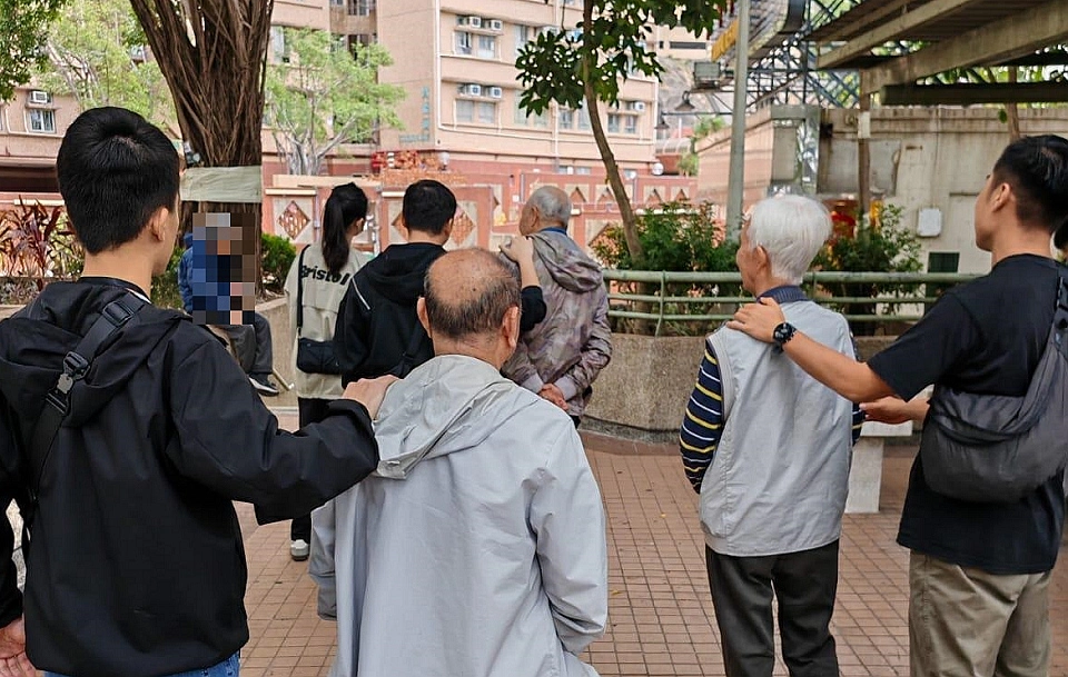 警方葵涌打擊街頭賭博 拘捕3名八旬翁