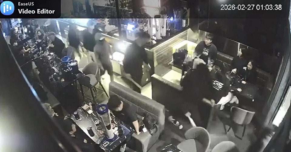 有片〡6惡漢持棍棒闖元朗酒吧 疑尋仇不果敗興離去