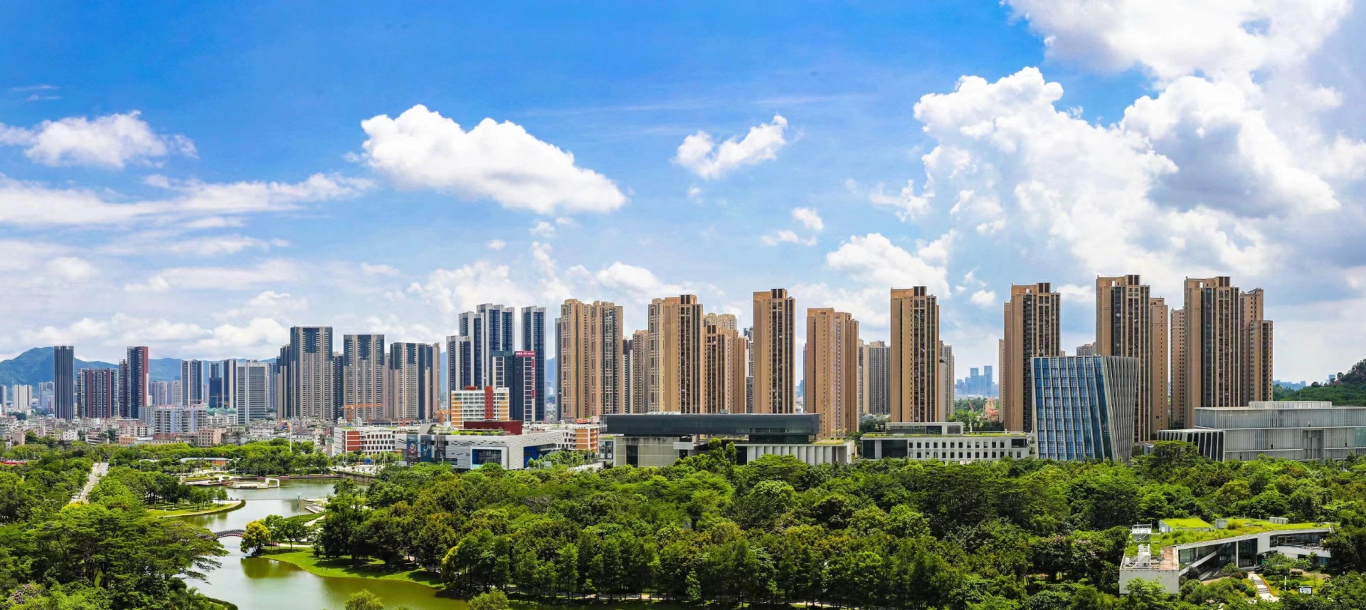 深圳坪山召開「新春第一會」：產業向強、服務向好、環境向優