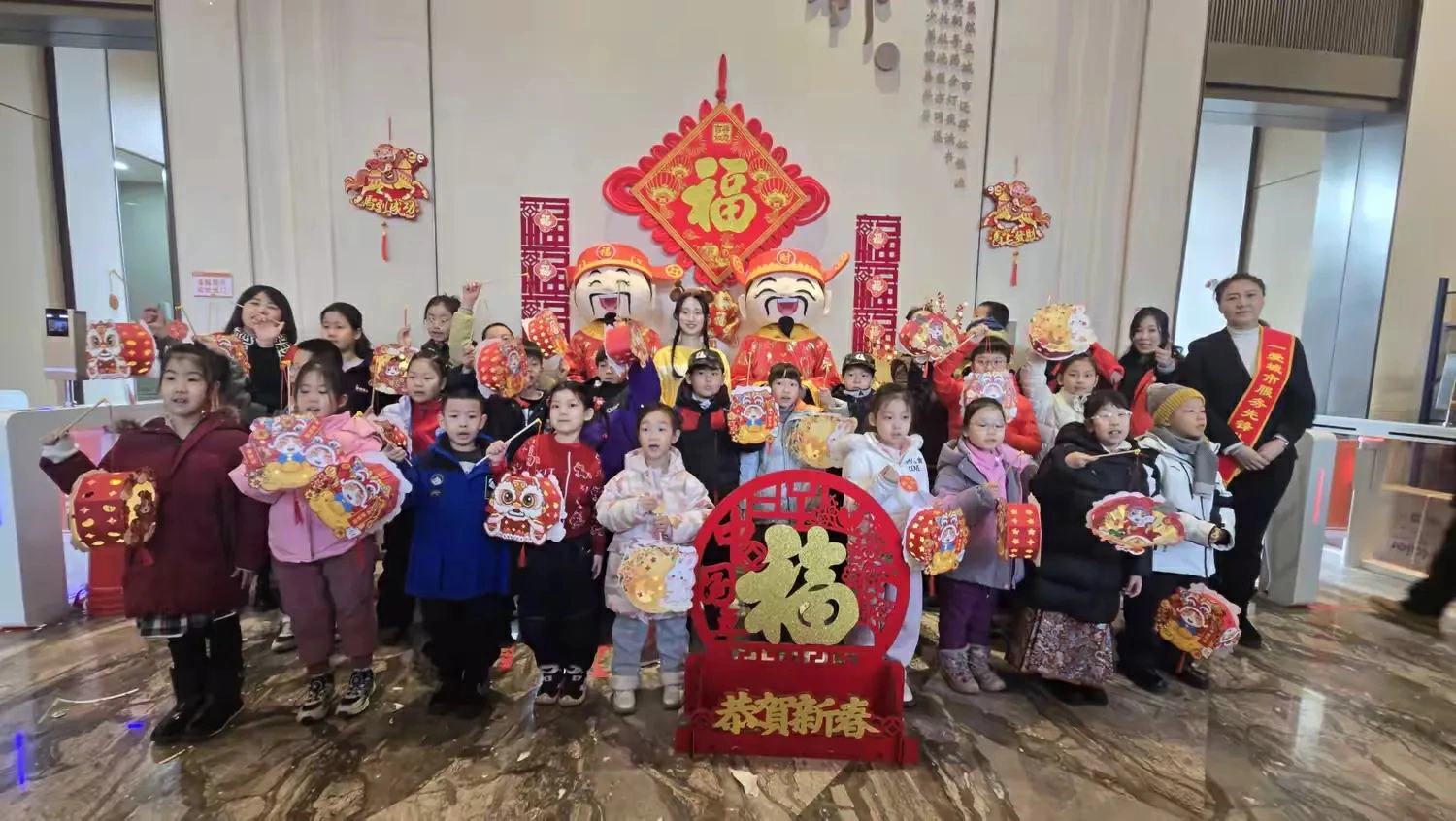 哈平路街道安裝社區未成年人手工花燈製作活動 童心慶元宵