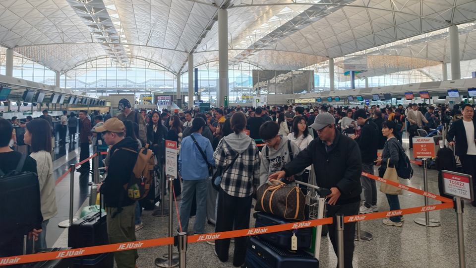 香港飛中東航班全部取消 大批旅客滯留