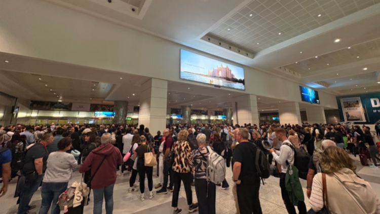 中國遊客4趟轉機耗時48小時輾轉回國：原4000元回國機票數小時漲至破萬元