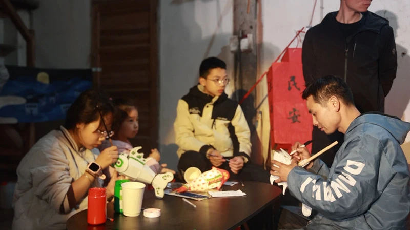 皖歙縣汪滿田村：嬉魚燈  鬧元宵