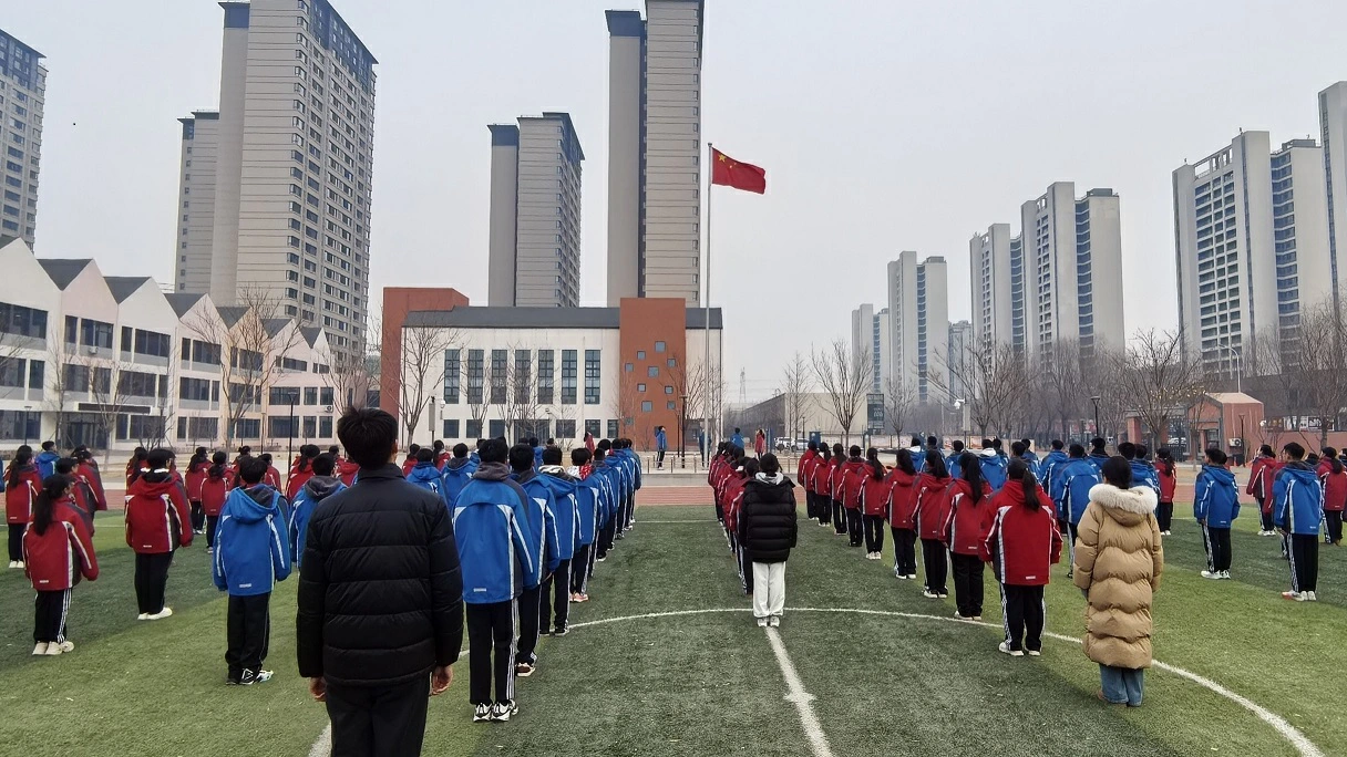 英雄永不謝幕 少年壯志啟航 瀋陽鐵西區開學第一課厚植家國情懷