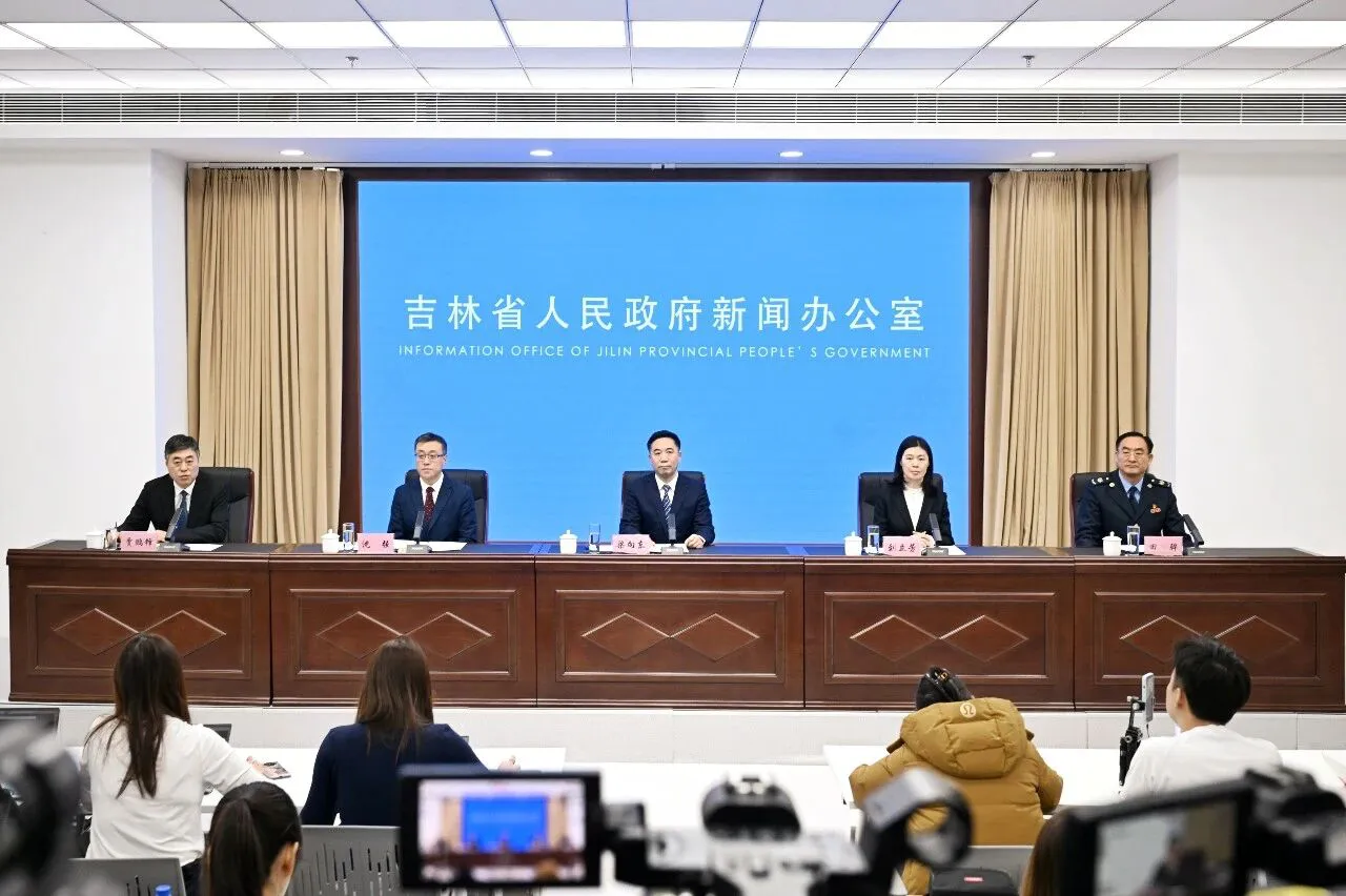 吉林省舉行發布會解讀《吉林省持續優化營商環境2026年重點行動方案》——吉林省司法廳副廳長回答香港商報記者提問