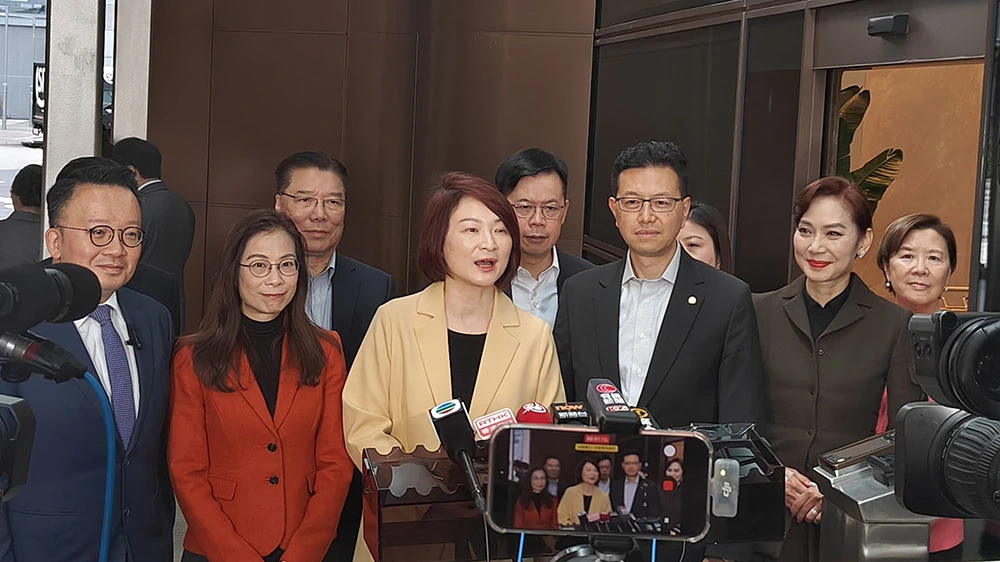 全國兩會｜港區人大代表今赴京 李慧琼擬提十項建議