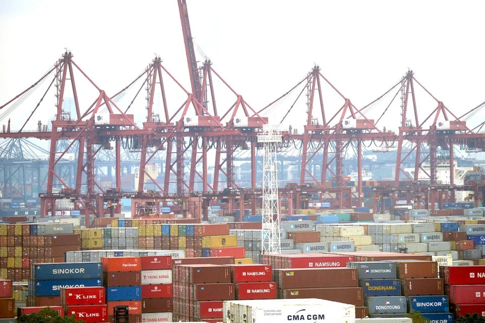 香港貨運物流業協會：中東及歐洲貨運市場物流鏈受影響 料成本漲三成