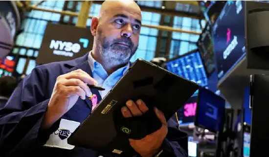 隔夜歐美金融市場巨震 道瓊斯指數收800點長下影線