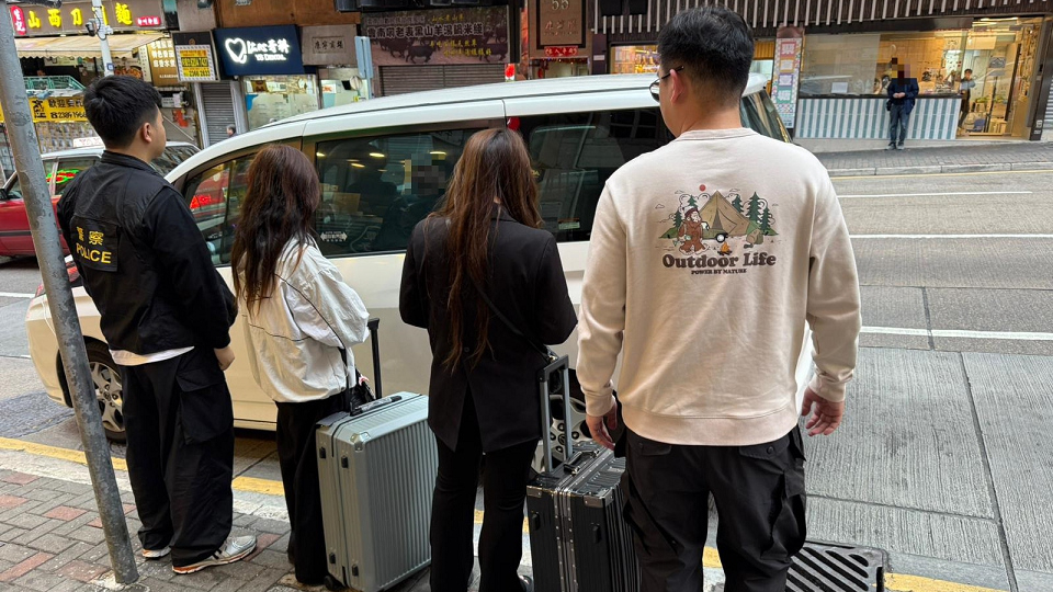 警方以無人機於市區高空巡邏 觀塘拘捕3名男女