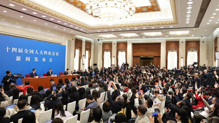 大會發言人：決不允許任何外部勢力干涉中國內政！