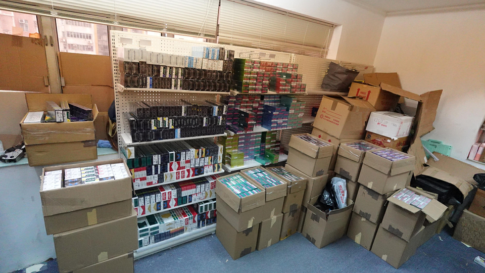 海關旺角檢值92萬元私煙及另類吸煙產品 拘捕七旬退休婦