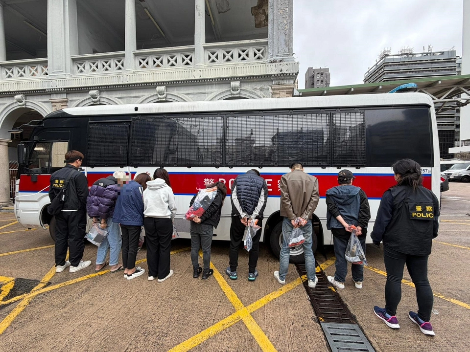 警方旺角搗破毒窟 拘捕8名男女